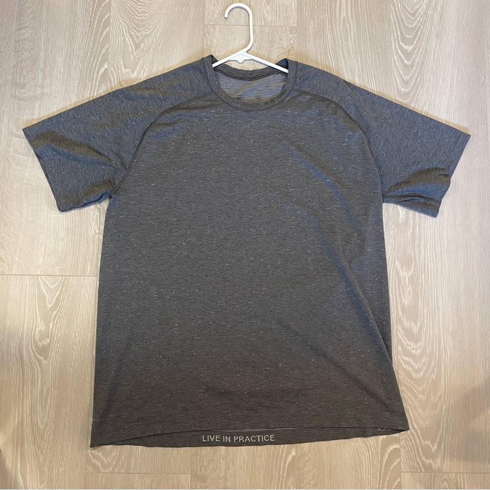 Lululemon Men’s Metal Vent Tee Shirt, size XXL, Gray - Picture 4 of 16